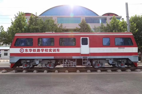 石家莊東華鐵路學(xué)校火車司機專業(yè)