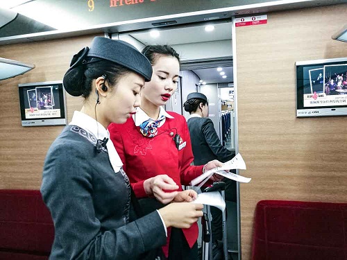 初三學航空乘務(wù)專業(yè)去哪個學校好？