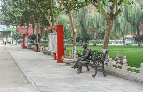 省外學(xué)生能報(bào)石家莊東華鐵路學(xué)校春季班嗎？